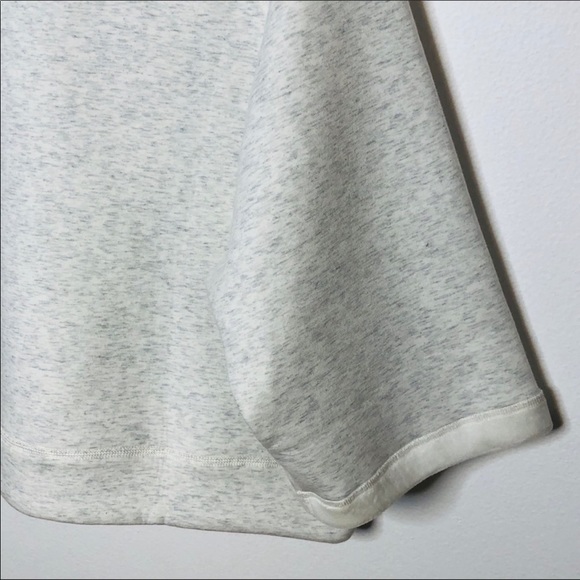 New Balance Women Boxy Cropped Sweatshirt NWOT - Picture 6 of 8